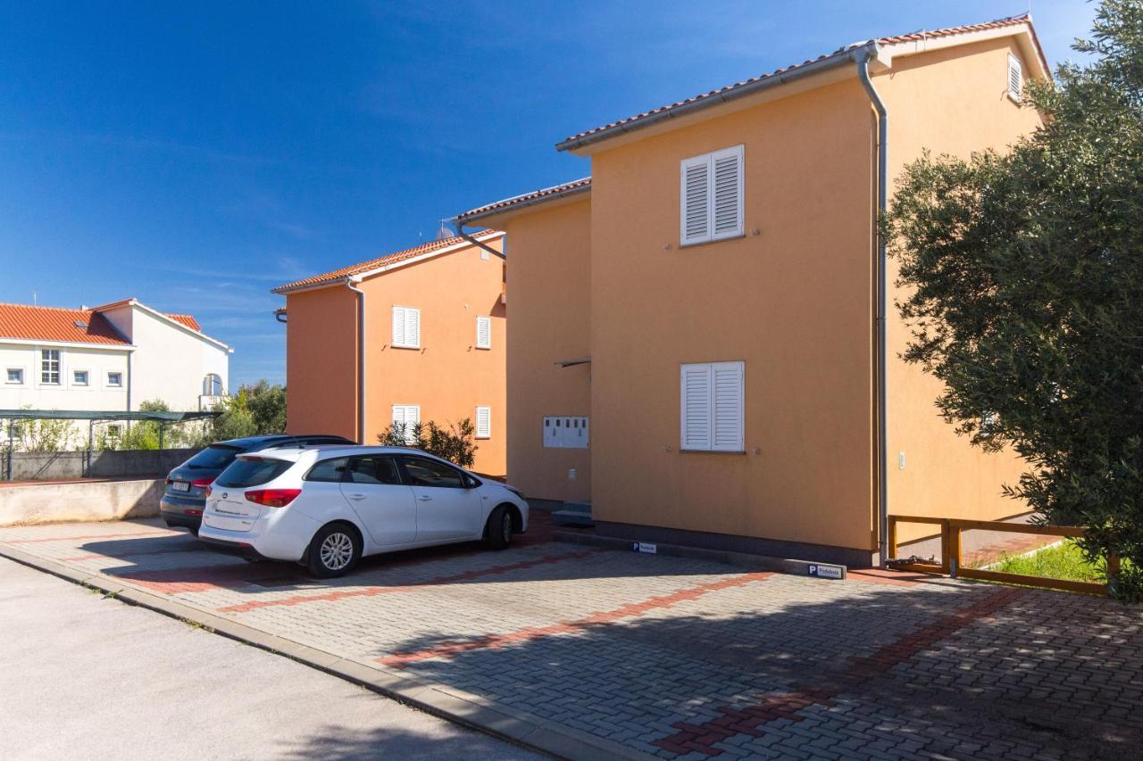 Apartments Bella Vista Krk Town Exteriör bild